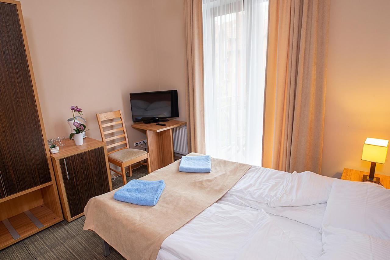 Hotel Seo Rewal Esterno foto