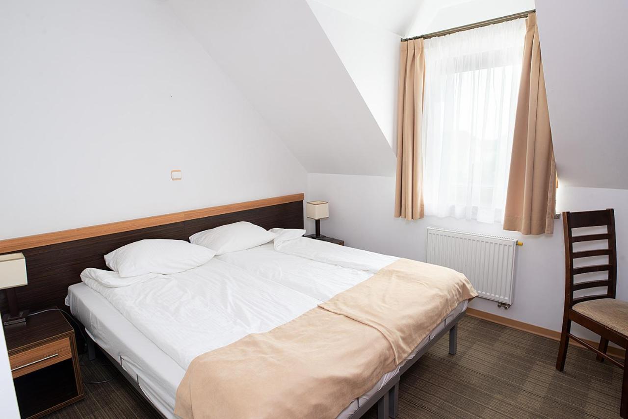 Hotel Seo Rewal Esterno foto
